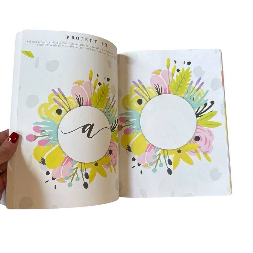 Floral‎ Calligraphy Guide Book